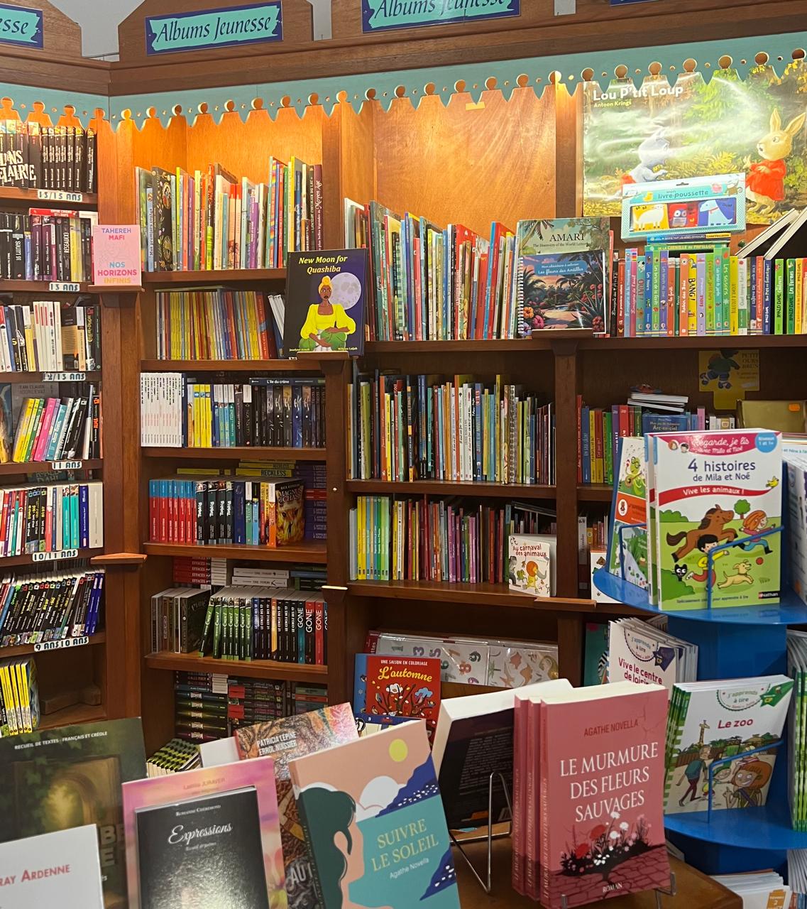 Petite librairie sur une petite &icirc;le &ndash; A little bookstore on a little island